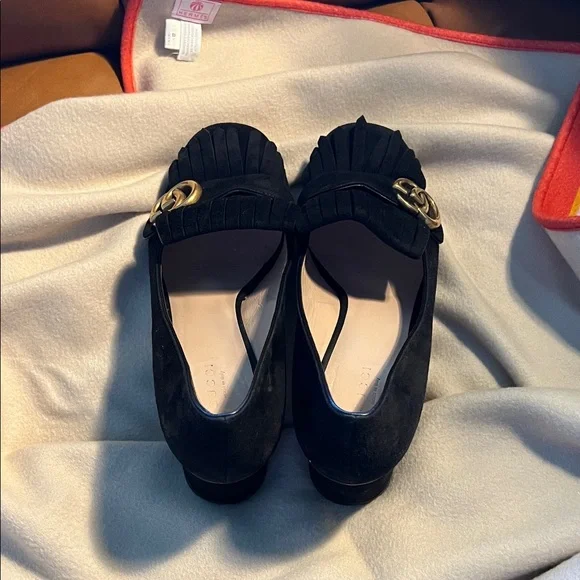 Gucci Black Heels with Gold Accent - Picture 5 of 7